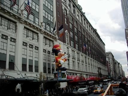 Macy's Department Store.  Supposed to be the second biggest department store in the world<br>Location: <a href="https://www.google.com/maps/search/?api=1&query=40.75083,-73.99031" target="_new">New York City Tour, West 34th St</a>